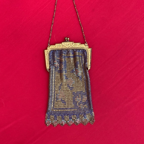 Handbags - ANTIQUE / VINTAGE CIRCA 20’S-30’S ART DECO METAL MESH ENAMEL CHAIN PURSE